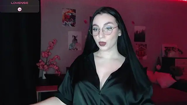 Snapshot of Fluffy_Tiffy chatting on February 28, 1:47 am Fluffy Tiffy online show from February 28, 1:47 am