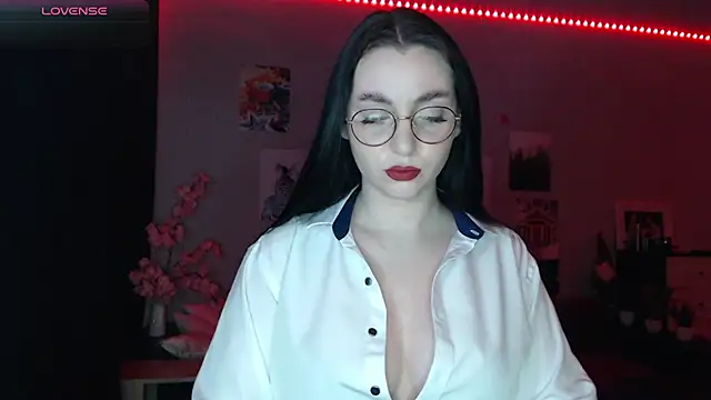 Snapshot of Fluffy_Tiffy chatting on March 13, 12:05 am Fluffy Tiffy online show from March 13, 12:05 am
