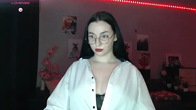 Snapshot of Fluffy_Tiffy chatting on March 19, 4:03 am Fluffy Tiffy online show from March 19, 4:03 am