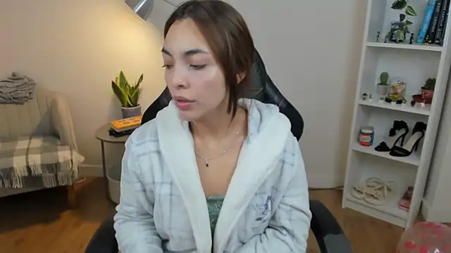  BellaEvans  online show from November 10, 5:50 am