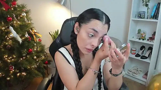  BellaEvans  online show from December 3, 5:48 am