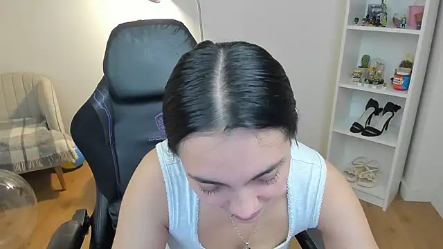  BellaEvans  online show from May 4, 4:41 am