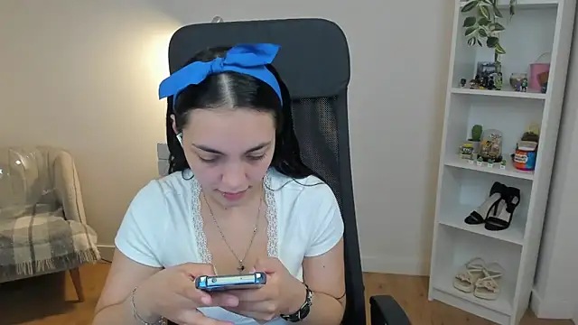  BellaEvans  online show from May 6, 4:52 am