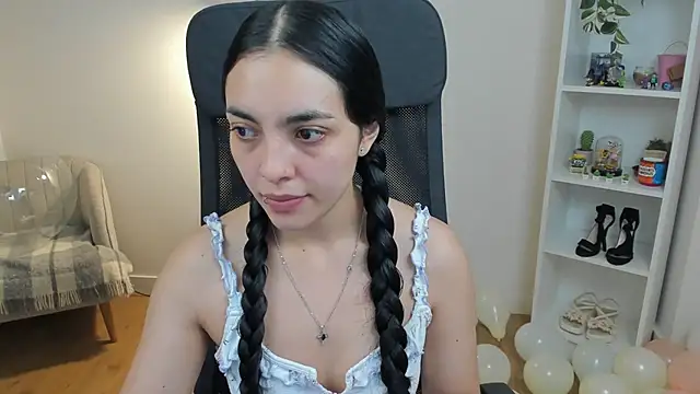  BellaEvans  online show from May 9, 4:50 am