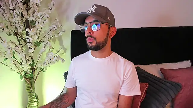  PauloDaSilva  online show from March 26, 11:05 am