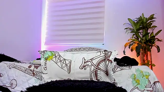 aldrinwhite online show from October 9, 5:55 pm