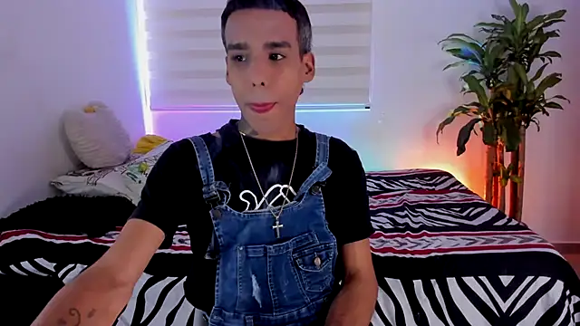 aldrinwhite online show from November 2, 5:48 pm