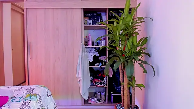 aldrinwhite online show from November 23, 1:44 pm