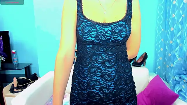 Snapshot of LindaaLu chatting on February 2, 3:16 am LindaaLu online show from February 2, 3:16 am