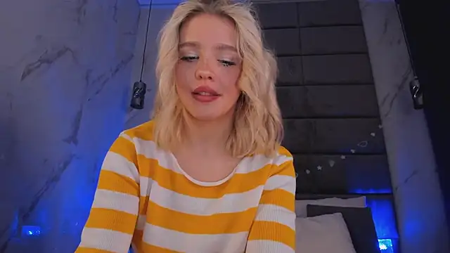 Snapshot of Anna_Robinson chatting on March 23, 1:53 am Anna Robinson online show from March 23, 1:53 am