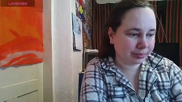 Cora Maro online show from April 3, 10:30 pm