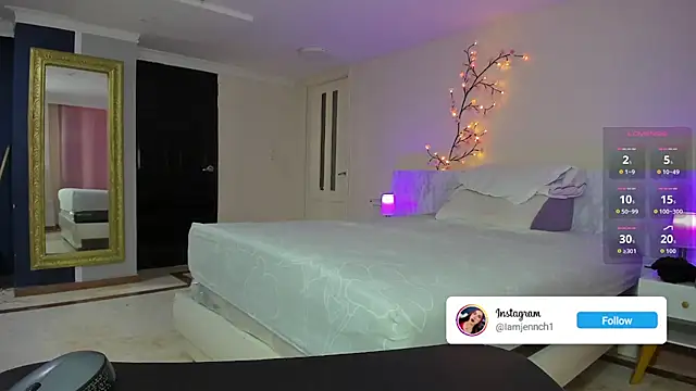 charolbruce 1 online show from December 3, 12:36 pm