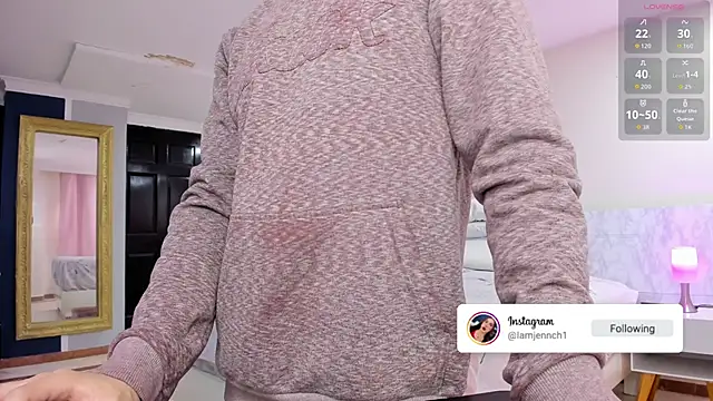 charolbruce 1 online show from March 25, 12:00 pm