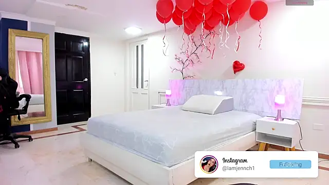 charolbruce 1 online show from May 16, 11:53 am