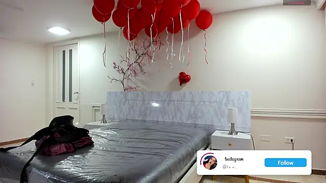 charolbruce 1 online show from June 6, 11:59 am