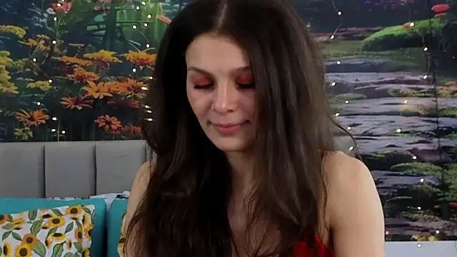 Snapshot of MadameDeFeu chatting on January 4, 10:49 am MadameDeFeu online show from January 4, 10:49 am