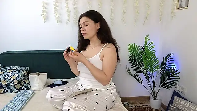 MadameDeFeu online show from April 28, 5:45 am
