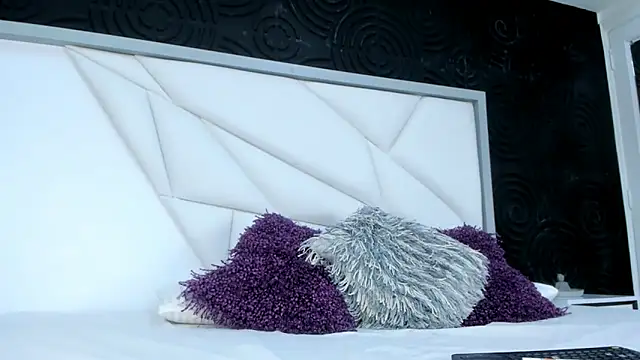 Snapshot of AbigailWilliams_ chatting on September 21, 11:23 am AbigailWilliams online show from September 21, 11:23 am