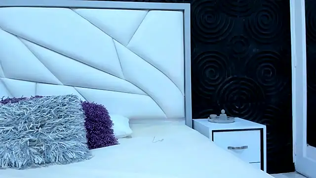 Snapshot of AbigailWilliams_ chatting on September 27, 11:04 am AbigailWilliams online show from September 27, 11:04 am