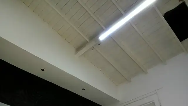 Snapshot of AbigailWilliams_ chatting on October 14, 11:11 am AbigailWilliams online show from October 14, 11:11 am