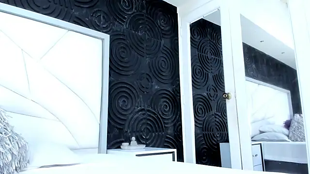 Snapshot of AbigailWilliams_ chatting on October 20, 11:10 am AbigailWilliams online show from October 20, 11:10 am