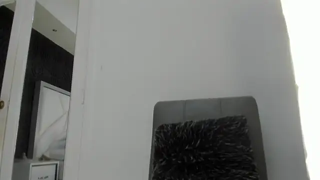 Snapshot of AbigailWilliams_ chatting on October 22, 11:10 am AbigailWilliams online show from October 22, 11:10 am