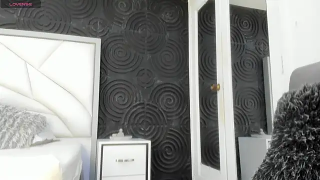 Snapshot of AbigailWilliams_ chatting on October 26, 11:16 am AbigailWilliams online show from October 26, 11:16 am