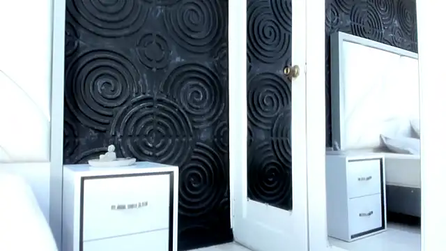 AbigailWilliams  online show from November 3, 11:22 am