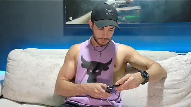 Snapshot of Crhis_N_Derek chatting on October 23, 10:08 pm Crhis N Derek online show from October 23, 10:08 pm