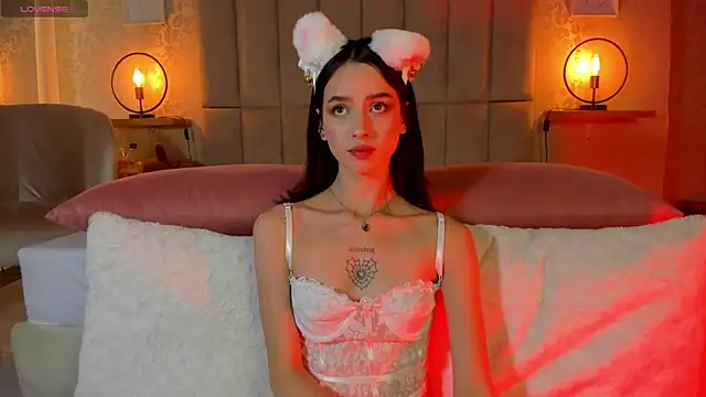 Snapshot of salome-brown chatting on March 1, 8:53 pm salome-brown online show from March 1, 8:53 pm