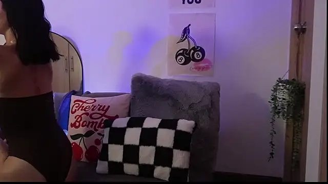 salome-brown online show from December 4, 10:07 pm