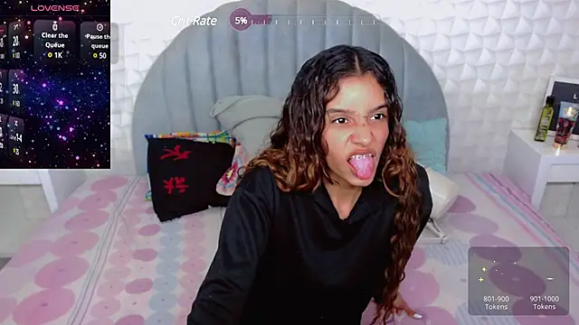 Snapshot of charlotte_0309 chatting on December 27, 10:48 pm charlotte 0309 online show from December 27, 10:48 pm