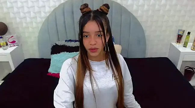 Snapshot of charlotte_0309 chatting on March 18, 6:26 pm charlotte 0309 online show from March 18, 6:26 pm