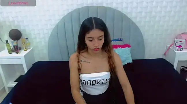 Snapshot of charlotte_0309 chatting on March 20, 6:31 pm charlotte 0309 online show from March 20, 6:31 pm