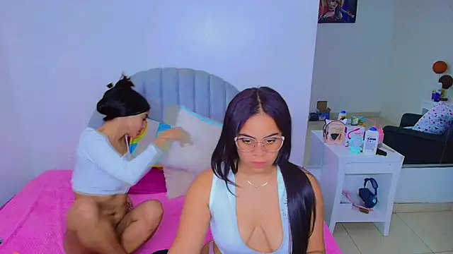 Snapshot of charlotte_0309 chatting on September 14, 10:03 am charlotte 0309 online show from September 14, 10:03 am