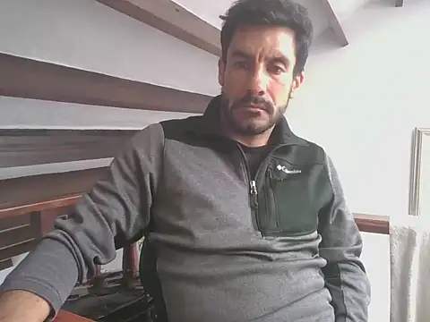 elkike1980 online show from May 21, 2:35 pm