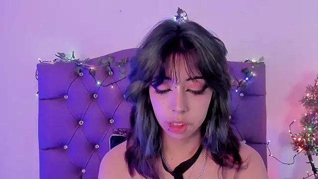 Nyx nayla online show from December 20, 1:25 am