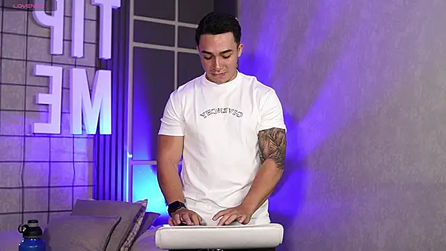 Ryan Hunt online show from October 26, 6:36 pm