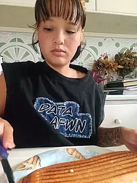 Snapshot of LorenRosse chatting on October 9, 4:21 am LorenRosse online show from October 9, 4:21 am