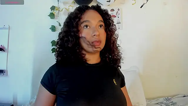 sara sophieee online show from December 10, 1:11 am