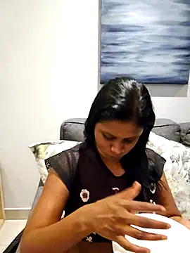 Snapshot of Sensual_indian7 chatting on February 18, 4:48 pm Sensual indian7 online show from February 18, 4:48 pm