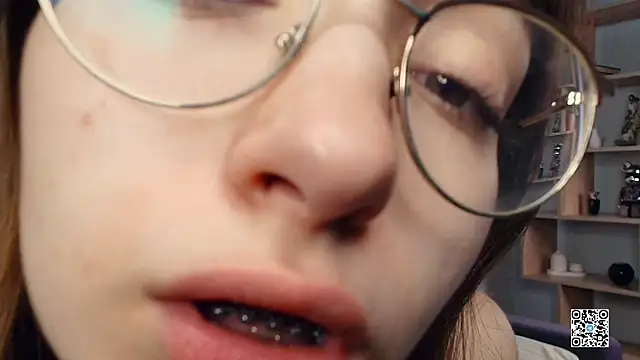 PollyBeev online show from September 30, 7:35 am