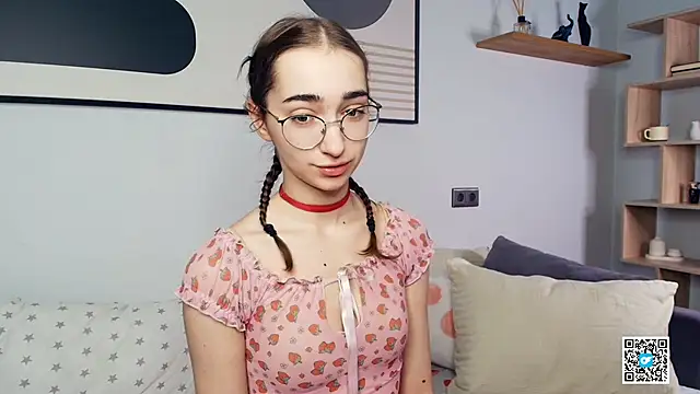 PollyBeev online show from October 7, 7:49 am