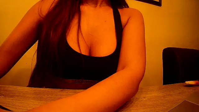 dutchesmee x online show from December 9, 6:25 pm