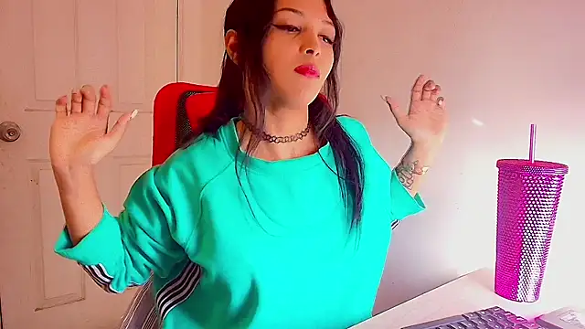 MOMMYJEVAA online show from May 13, 2:47 pm