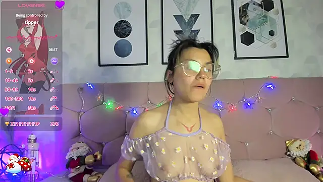 Snapshot of yukki_kuran chatting on December 19, 6:01 am yukki kuran online show from December 19, 6:01 am