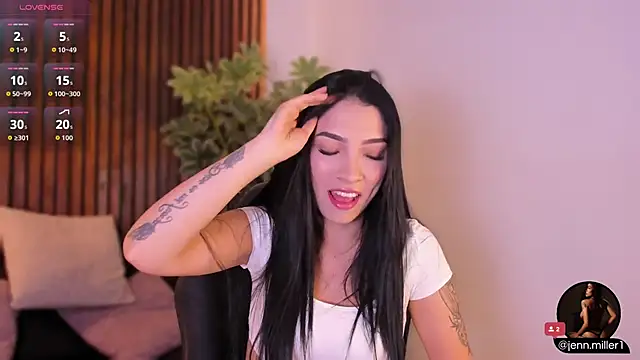 Snapshot of Jennmiiller_ chatting on October 24, 12:12 pm Jennmiiller online show from October 24, 12:12 pm