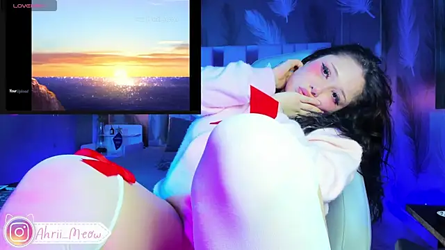 AHRI LEE online show from January 3, 2:54 am