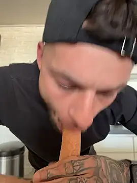 hottwoboys online show from April 14, 10:43 am