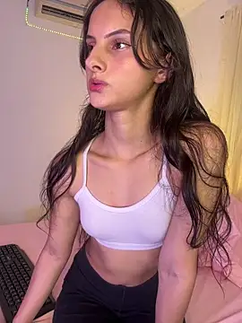 ninaht online show from February 6, 8:23 pm